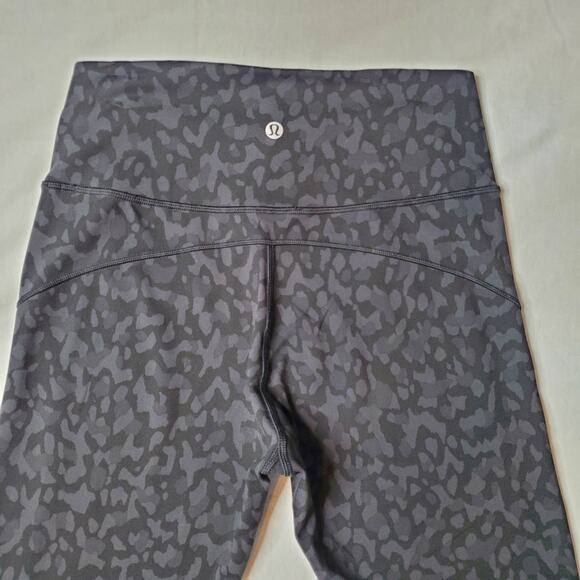 Lululemon Size 8 In Movement Tight 25" Everlux Formation Camo Deep Coal Multi - Picture 6 of 7